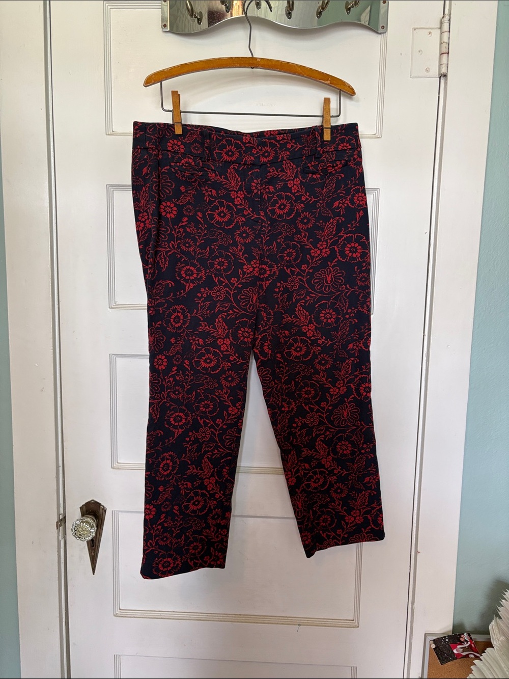 Ann Taylor Loft Women’s Navy & Red Floral Patterned Pants Size 10 Marisa
